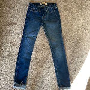 Hollister super skinny size 23 length 31